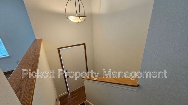 Building Photo - 1155 Silverleaf Ct E