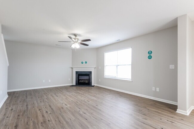 Foto del edificio - 2613 Cider Ridge Rd