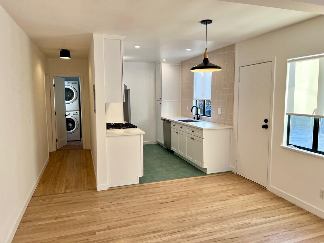 4908 St Elmo Dr Unit 4908, Los Angeles, CA 90019 Apartments in Los