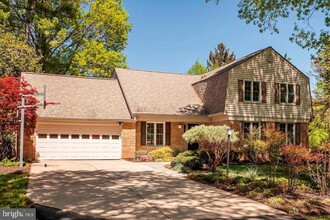 Building Photo - 11220 Broad Green Dr