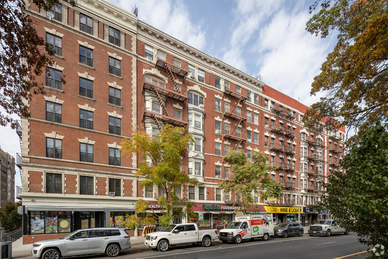 Primary Photo - Hamilton Heights