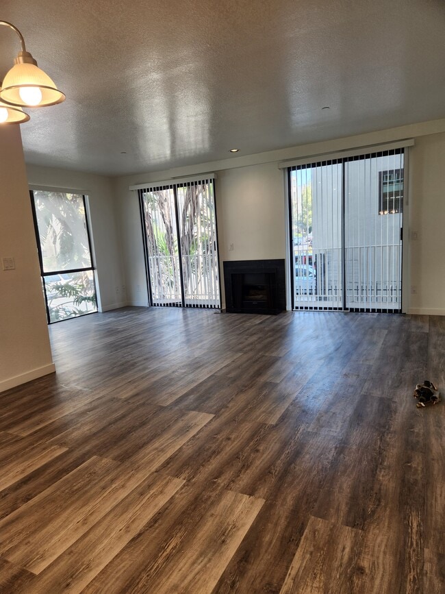 Living Room - 1150 Granville Ave