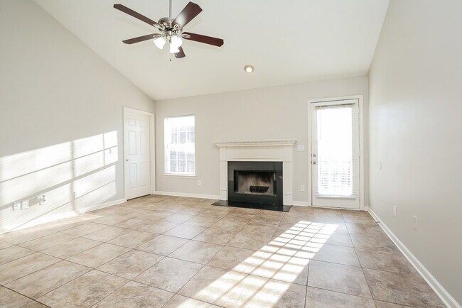 Building Photo - 312 Sarna Dr