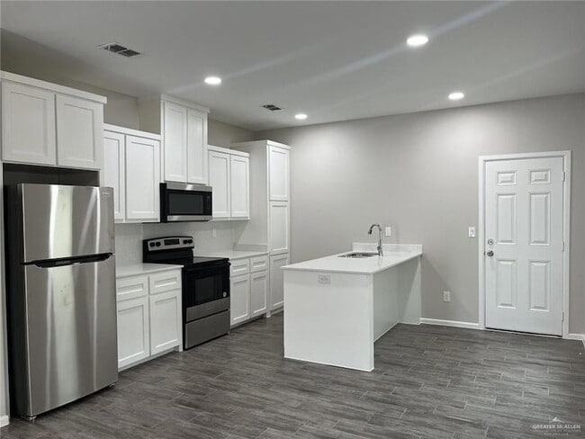Building Photo - 1300 W Sucre Dr
