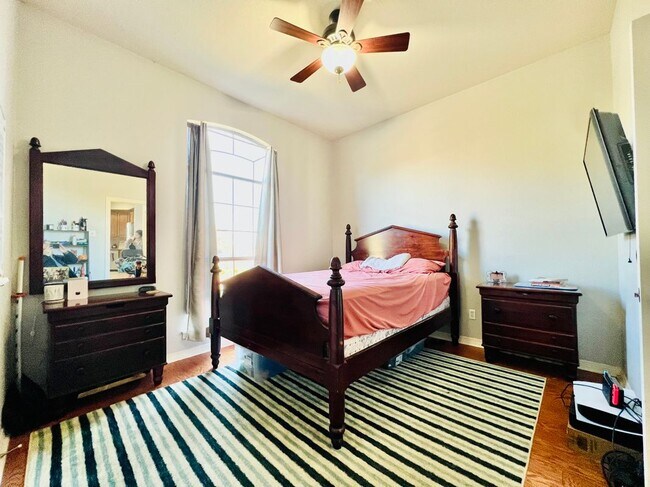 Foto del edificio - 9220 Edgemont Dr