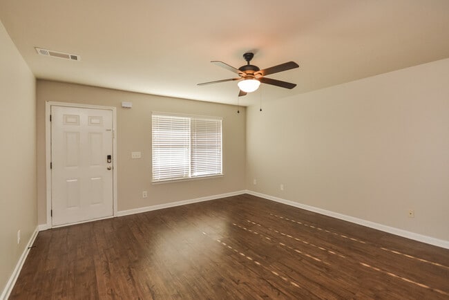 Foto del edificio - 1110 Jury Ct