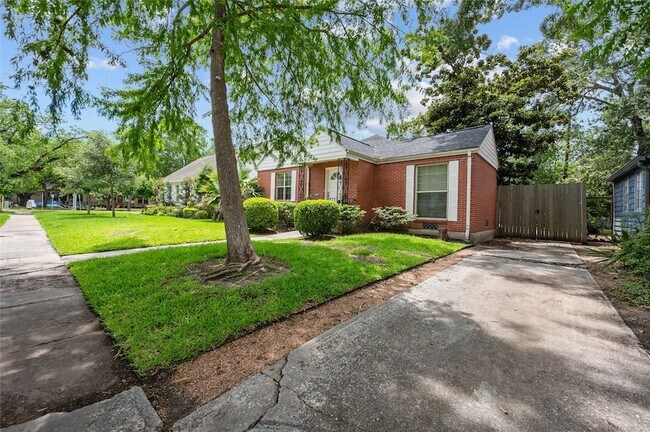 Foto del edificio - 2311 Addison Rd