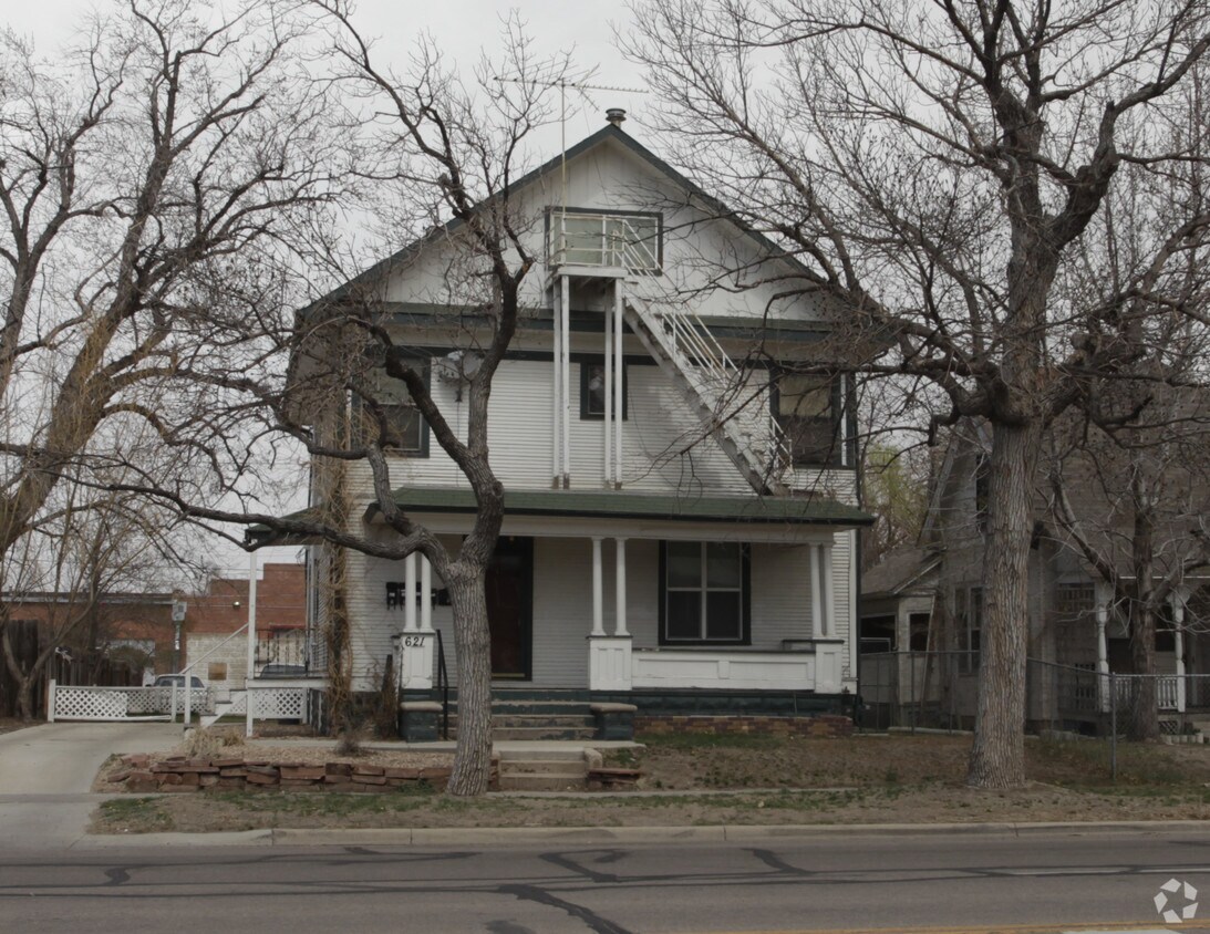 Building Photo - 621 13th St