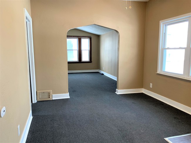 Building Photo - 83 Wheatfield St