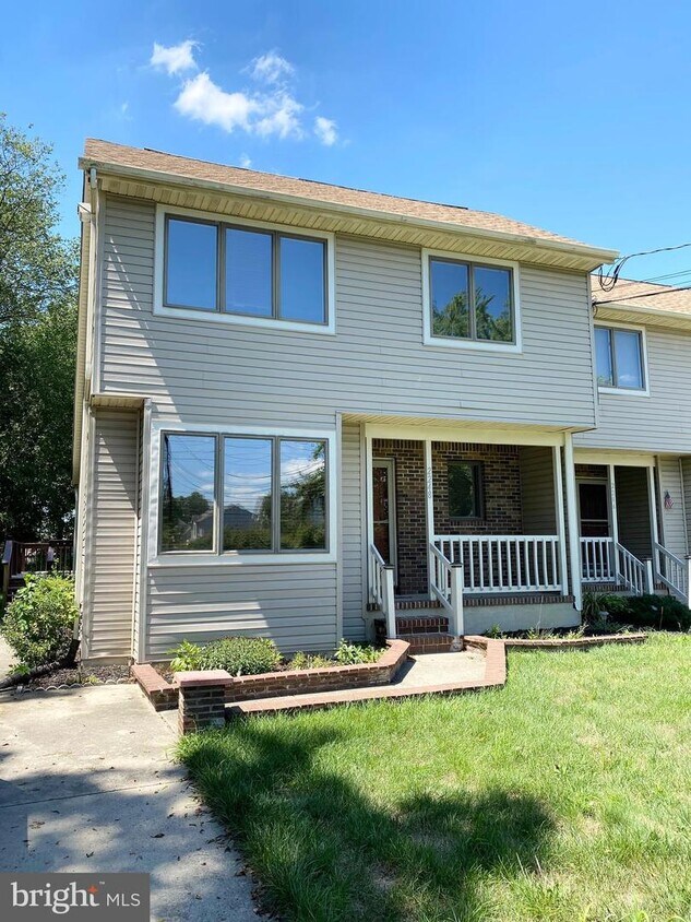 Primary Photo - 2248 S Lincoln Ave