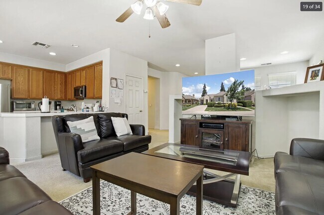 Foto del edificio - 6022 Tugboat Ln