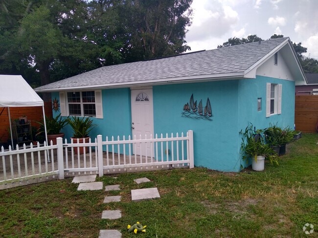 Building Photo - 9328 N Ashley St
