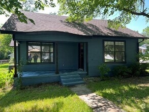 Building Photo - 215 N Morrow St