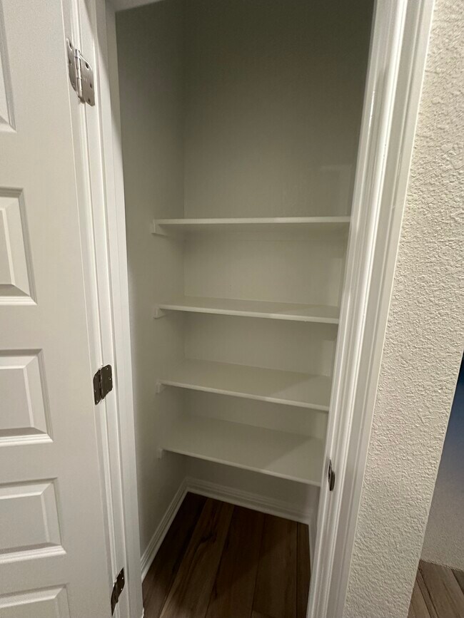 Foto del edificio - 8309 Augeron Drive