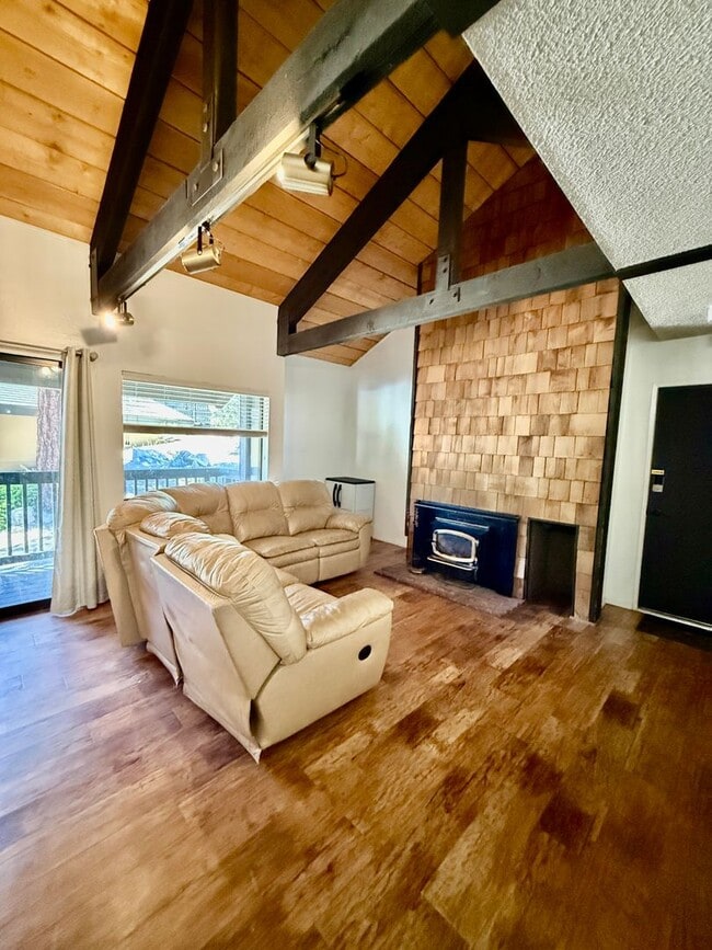 Building Photo - 1629 Majestic Pines Dr