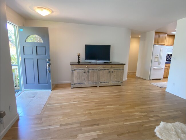 Sala de estar y cocina - 9 Scenic Ave