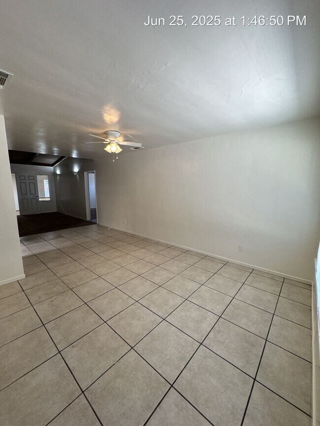 Foto del edificio - Upgrades galore to this home on Harvard St...