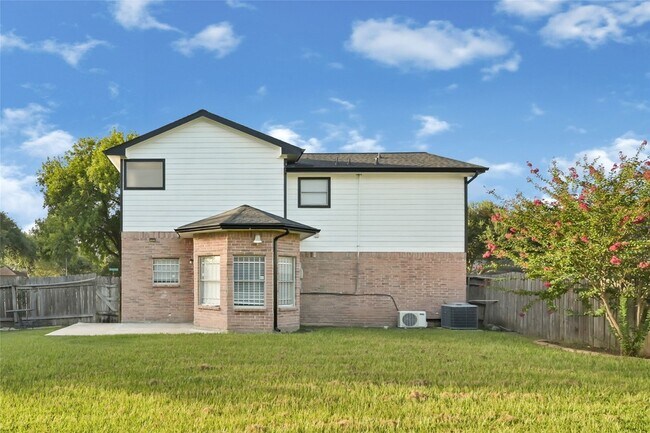 Foto del edificio - 3479 Rockrill Dr