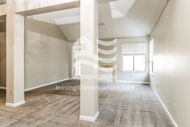 Foto del edificio - 220 Risdon Way