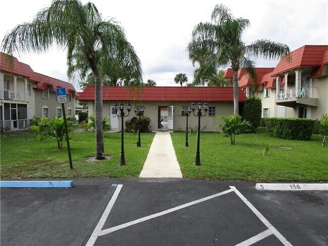 Foto del edificio - 475 SE 8th St