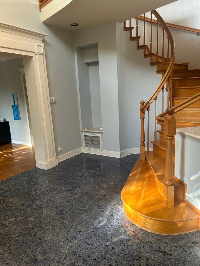 Building Photo - 1400 Calle del Jonella