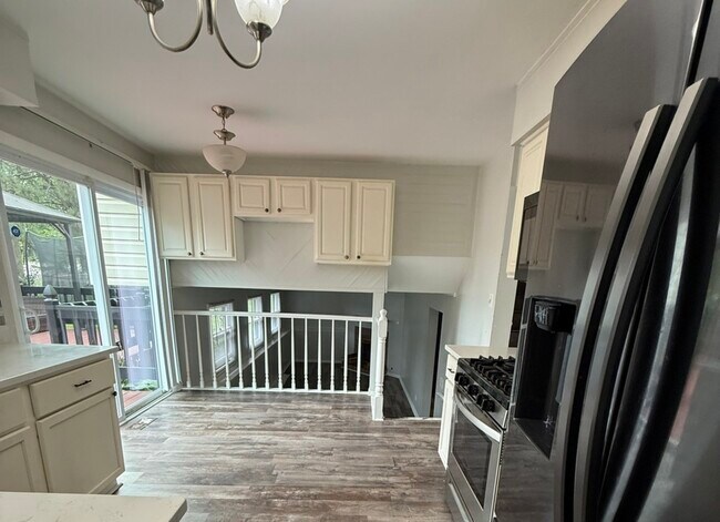 Foto del edificio - 2116 Briar Hill Dr