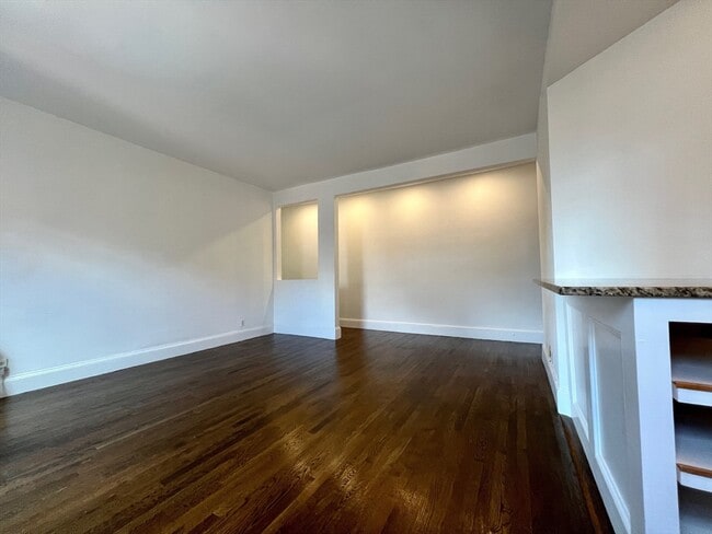 Building Photo - 542 Commonwealth Ave
