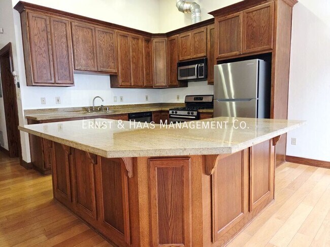 Foto del edificio - 800 S Pacific Ave