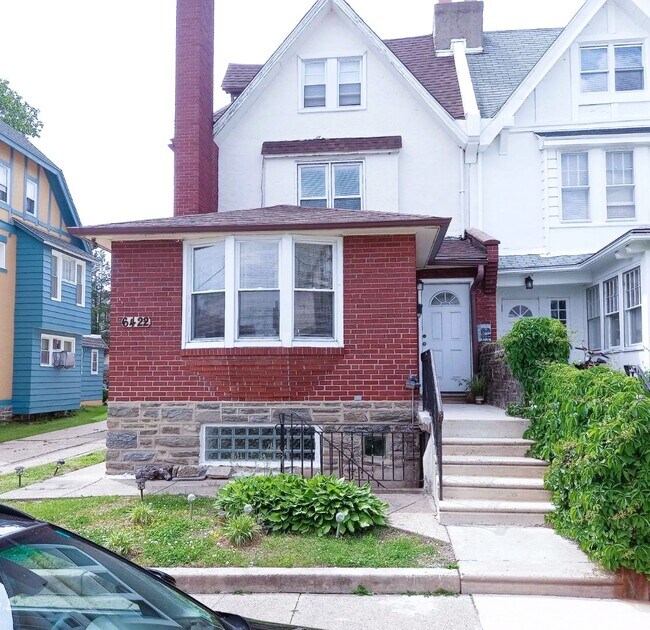 Outside Entrance - 6422 N Fairhill St