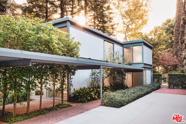 Foto principal - 2727 Mandeville Canyon Rd