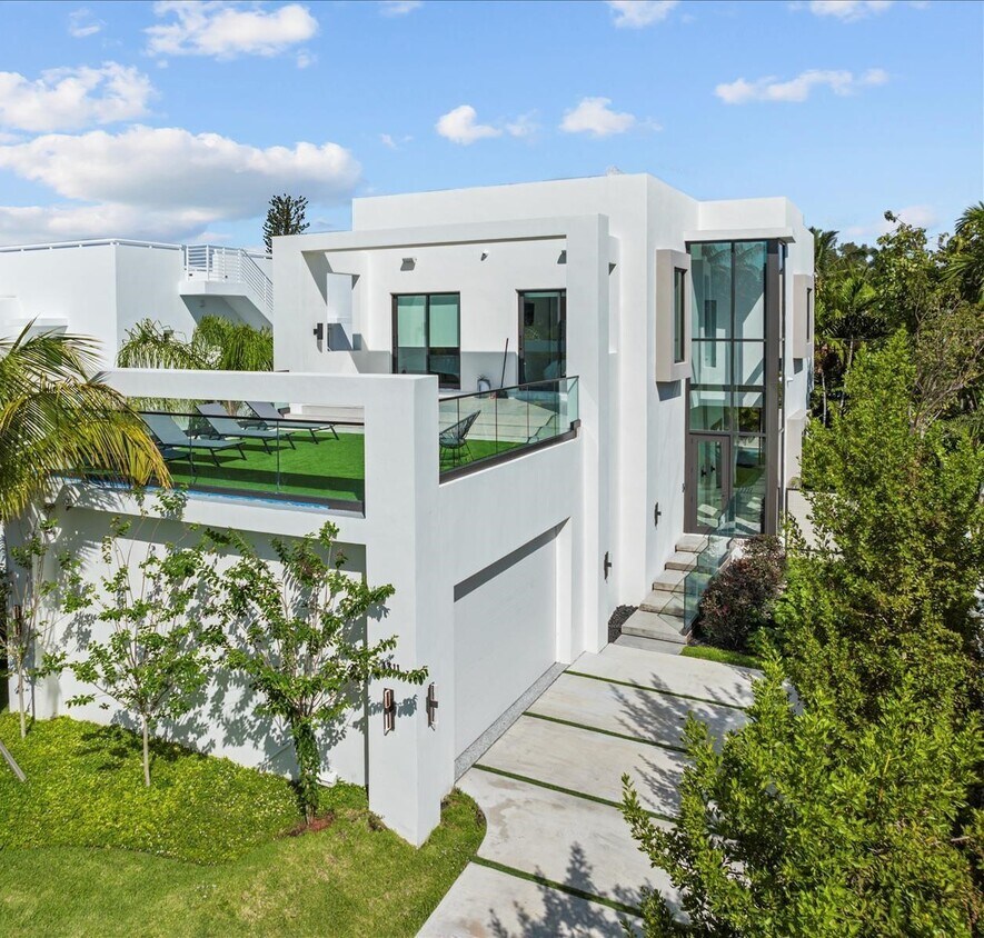 Foto principal - 1311 Bay Dr