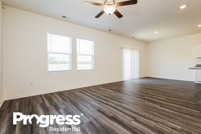Building Photo - 815 Hydra Ln