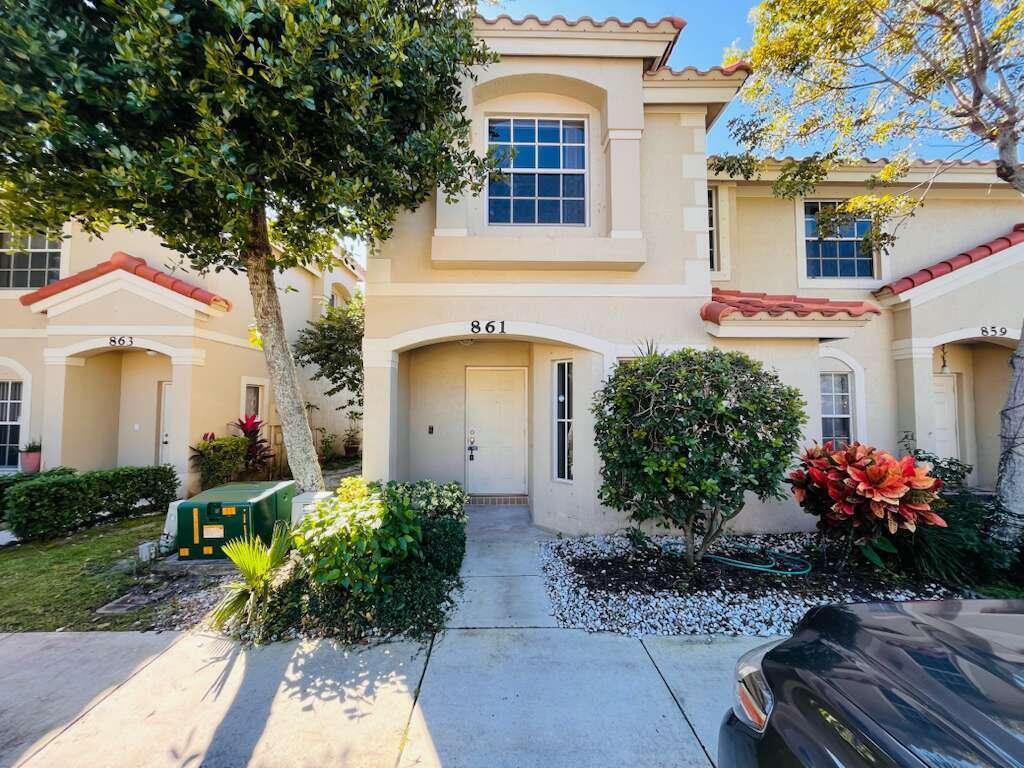 Foto principal - 861 Summit Lake Dr