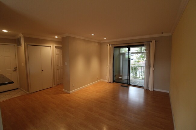 Foto del edificio - Concord Beautiful 1 bedroom 1 bath condo u...