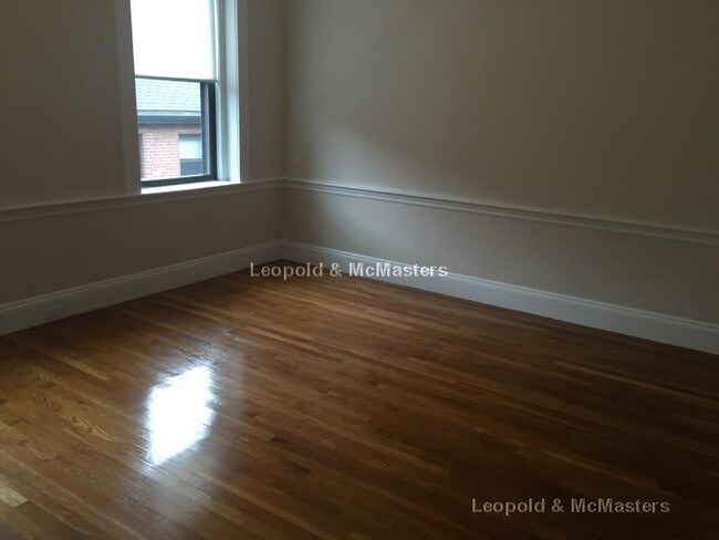 Building Photo - 98A Longwood Ave