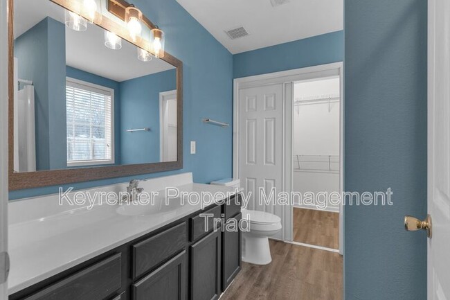 Foto del edificio - 540 Lake Way