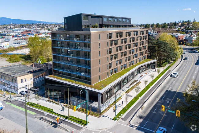 Building Photo - Chroma
