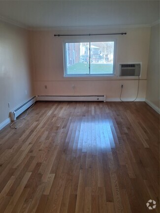 Building Photo - 17 Tanager Rd