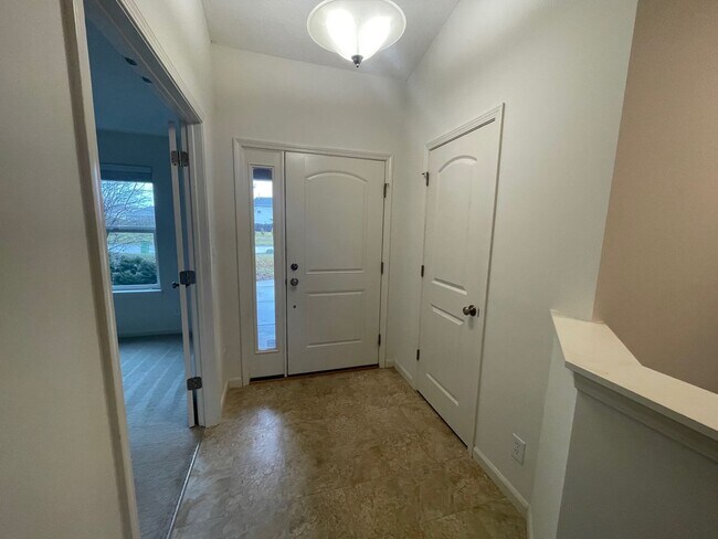 Foto del edificio - 3 Bedroom, 2 Bathroom In Lindberg Village