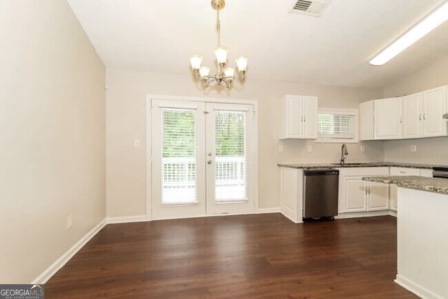 Foto del edificio - 5224 Brough Ln
