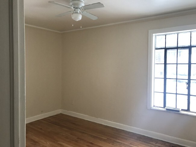 Foto del edificio - 5301 Kensington Ave