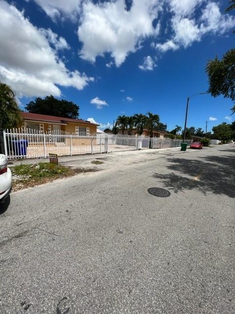 Building Photo - 255 SW 60th Ave