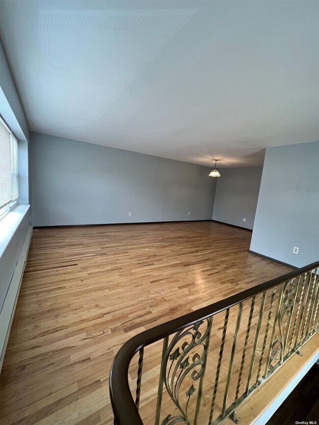 Building Photo - 16-24-24 157th St