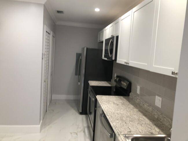 Building Photo - 9465 SW 170th Pl