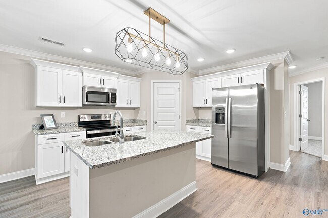 Building Photo - 6415 Flo Dr NW
