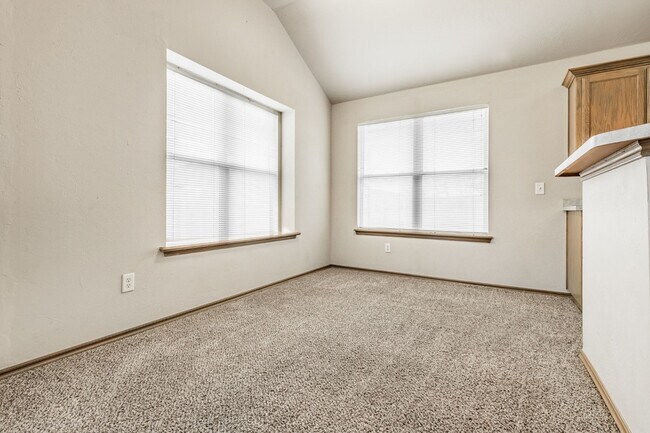 Building Photo - 2209 SW 137th Pl