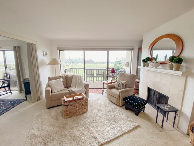 Foto del edificio - 3375 Foothill Road, Unit 522A
