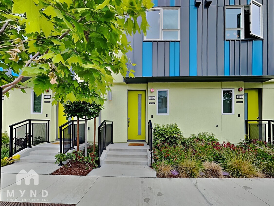 Foto principal - 4080 Linden St