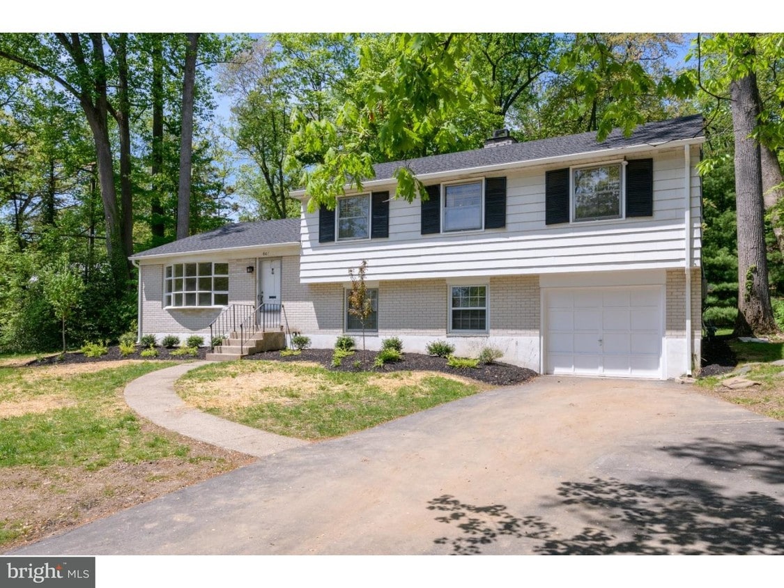 Primary Photo - 601 Eagle Rd