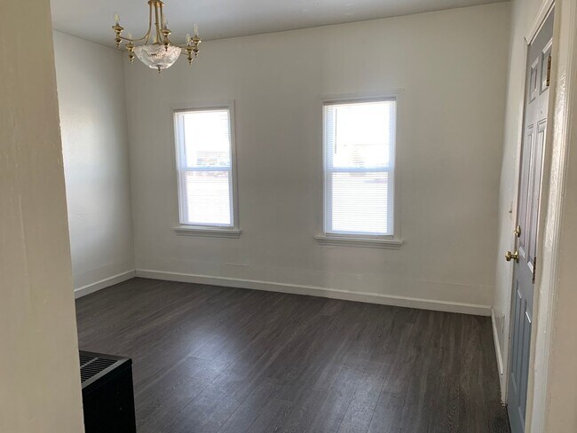 Foto del edificio - 906 SE Court Ave